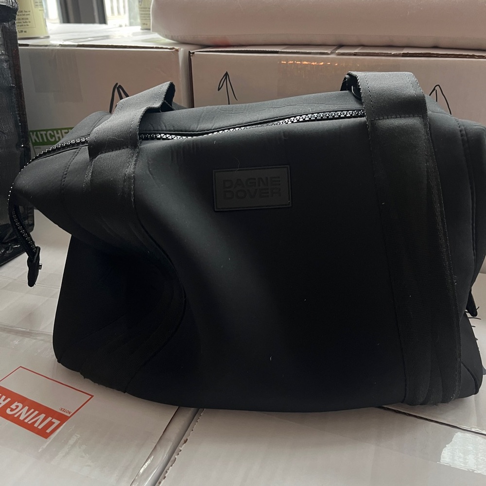Dagne Dover Black Landon Neoprene Medium Bag